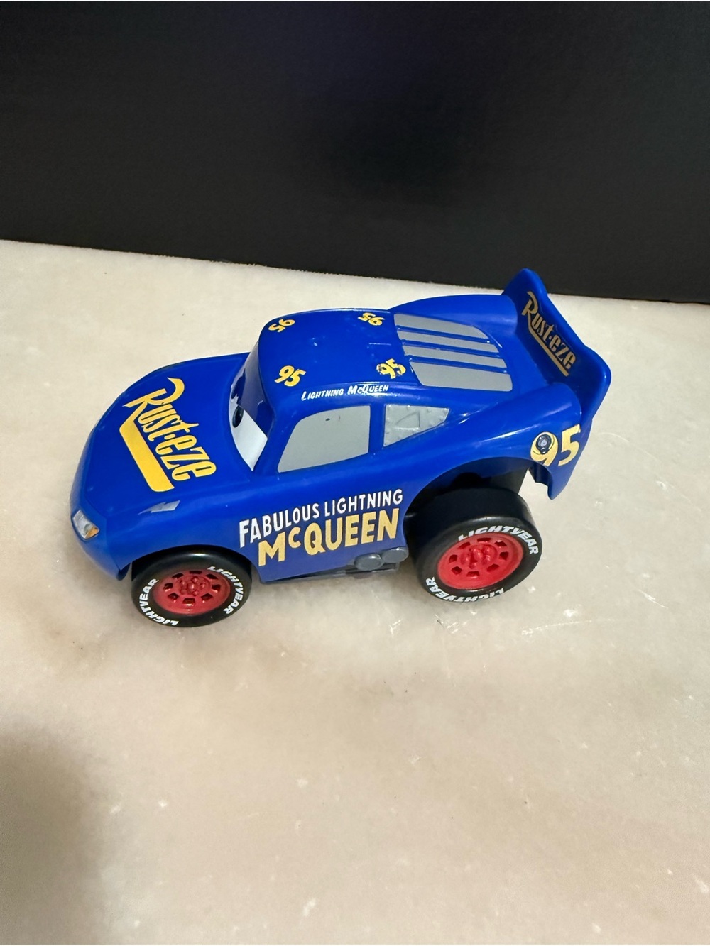 Disney Pixar Rust Eze Fabulous Lightning McQueen Blue Mattel Car Pull Back & Go